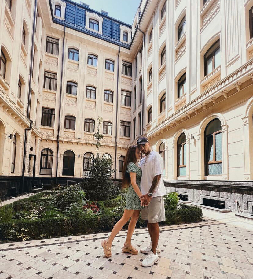 Натан с женой. Фото: соцсети Натана