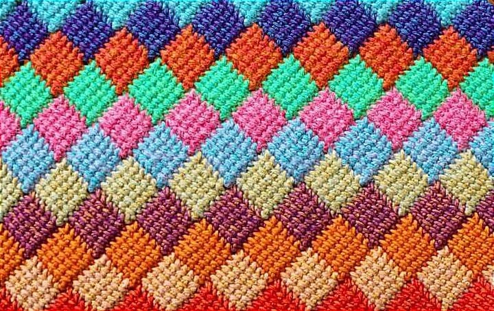 Загадочная и притягательная для меня техника вязания крючком (можно использовать остатки пряжи)