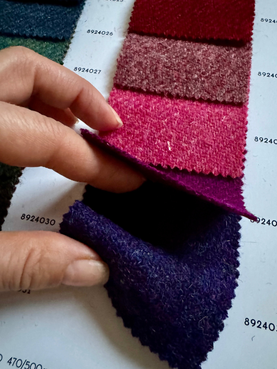 Коллекция Harris Tweed известной фабрики HOLLAND AND SHERRY для пошива женской одежды в АБИАРТ АТЕЛЬЕ 