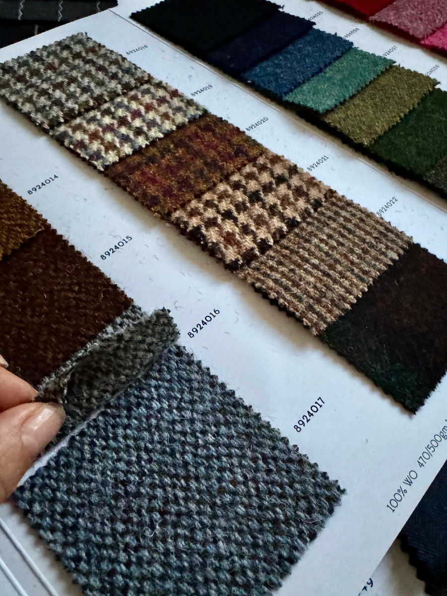 Коллекция Harris Tweed  фабрики HOLLAND AND SHERRY для пошива женской одежды в АБИАРТ АТЕЛЬЕ 