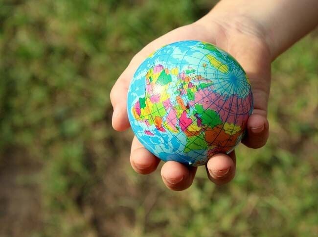 Рис. 1. Модель Земли.