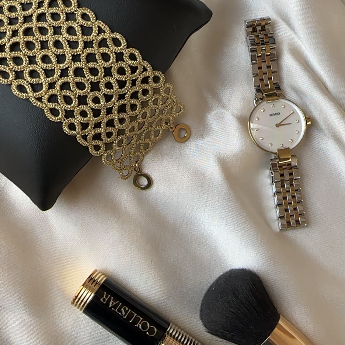 Этот браслет мы плетём на курсе. И только первая работа, которую вы выполните ))