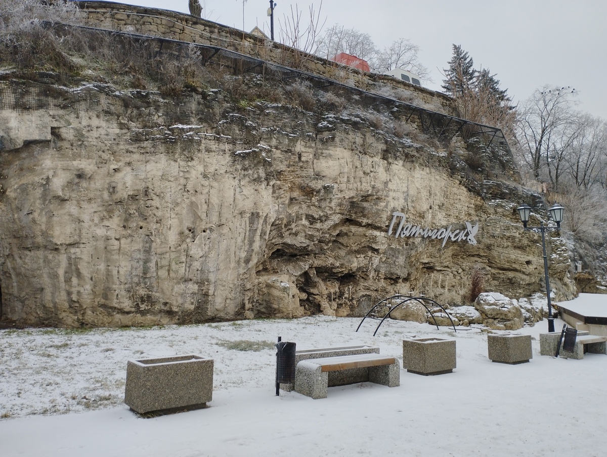 Зимой же даже днем достаточно безлюдно