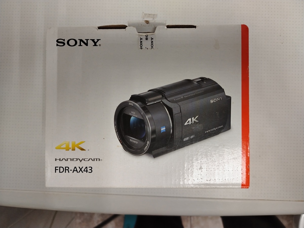 Видеокамера Sony 4К FDR-AX43