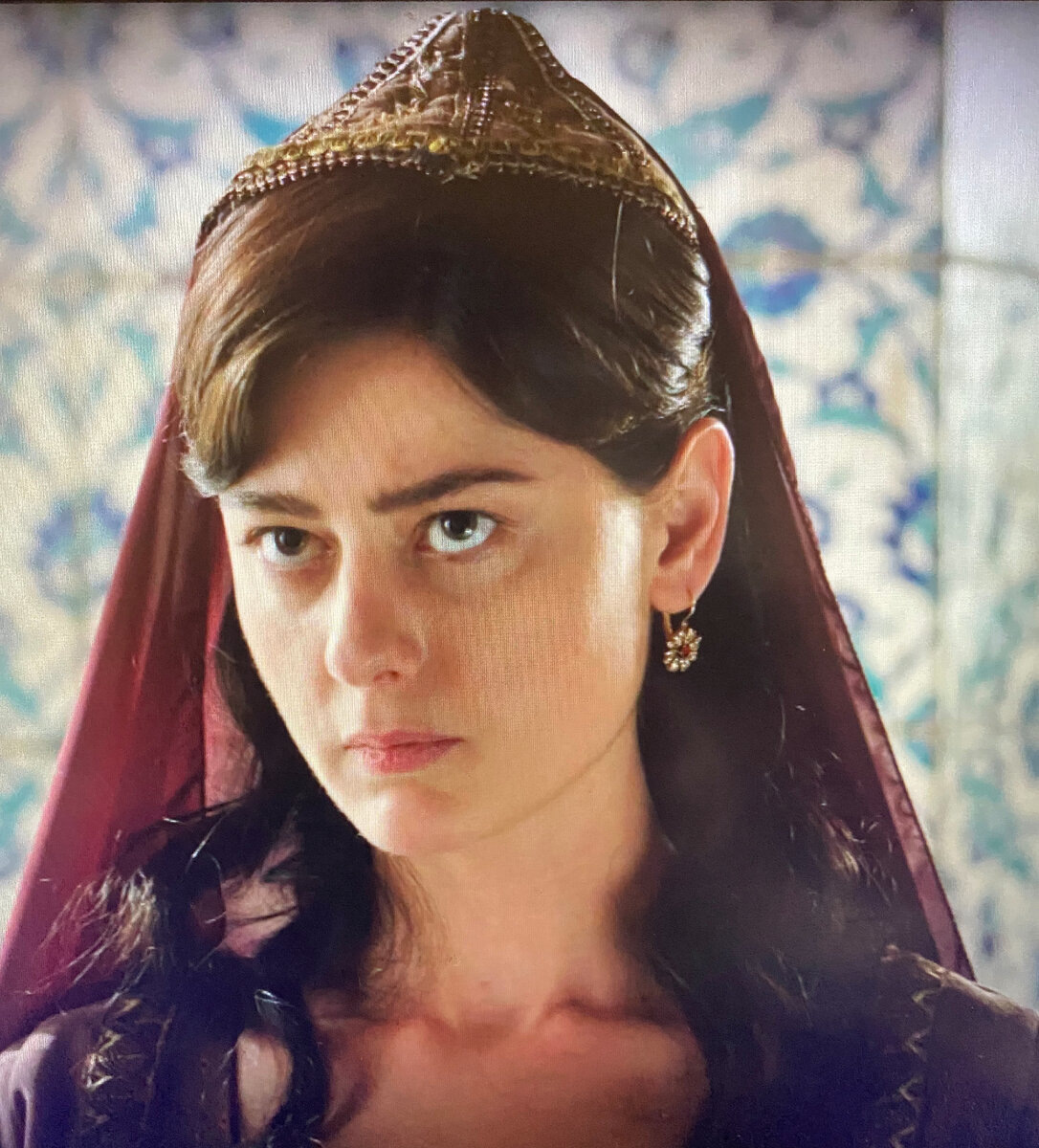 Фахрие. Я вам всё расскажу, госпожа моя! 