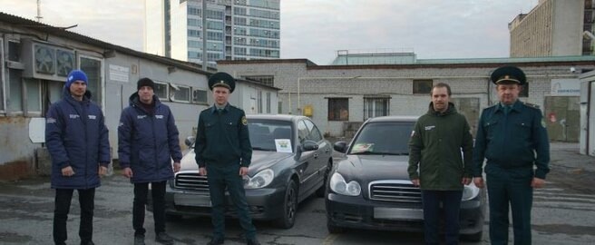    Сотрудники Тюменской таможни передали Народному фронту автомобили