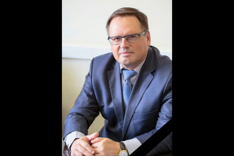    Максим Слепов выразил соболезнование близким депутата думы Сургута Дмитрия Гуза