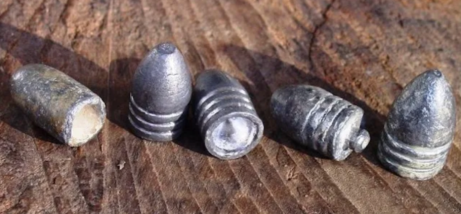 
Вот несколько вариантов конструкций пуль Минье