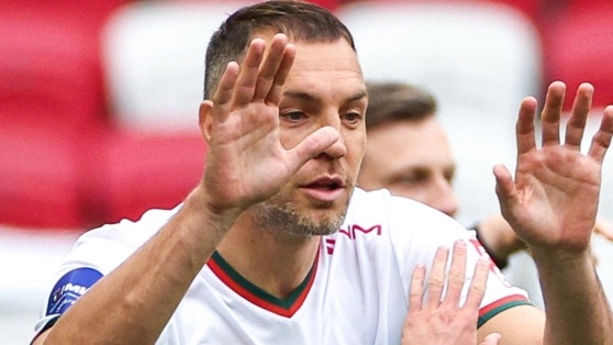    Дзюба вернулся после травмы, забил гол и помог "Акрону" победить в волжском дерби Роман Захаров