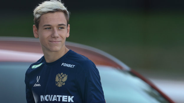 Защитник «Локомотив» Алексей Батраков в сборной России по футболу.