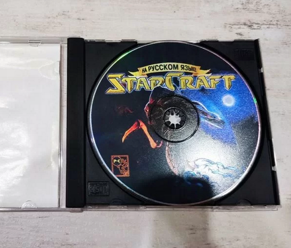 Фото игры StarCraft в jewel, пиратская версия. Цветные принты CD-диска игры