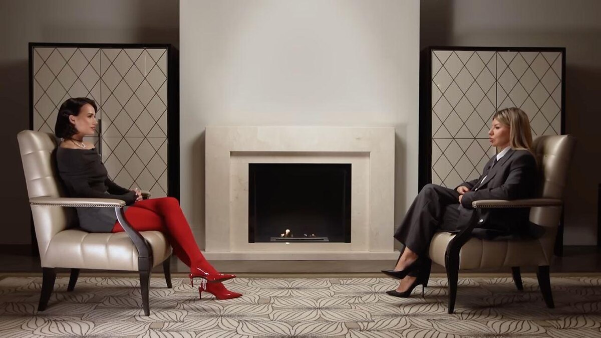     Алина Загитова и Надежда Стрелец