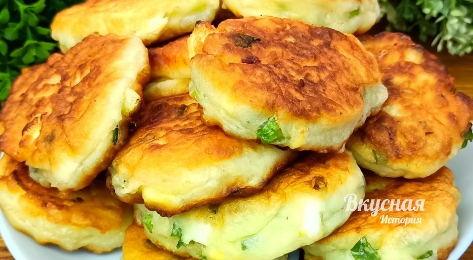 На Завтрак теперь делаю такую вкусноту, чаще чем обычные оладушки. Закусочные пирожки-оладушки.