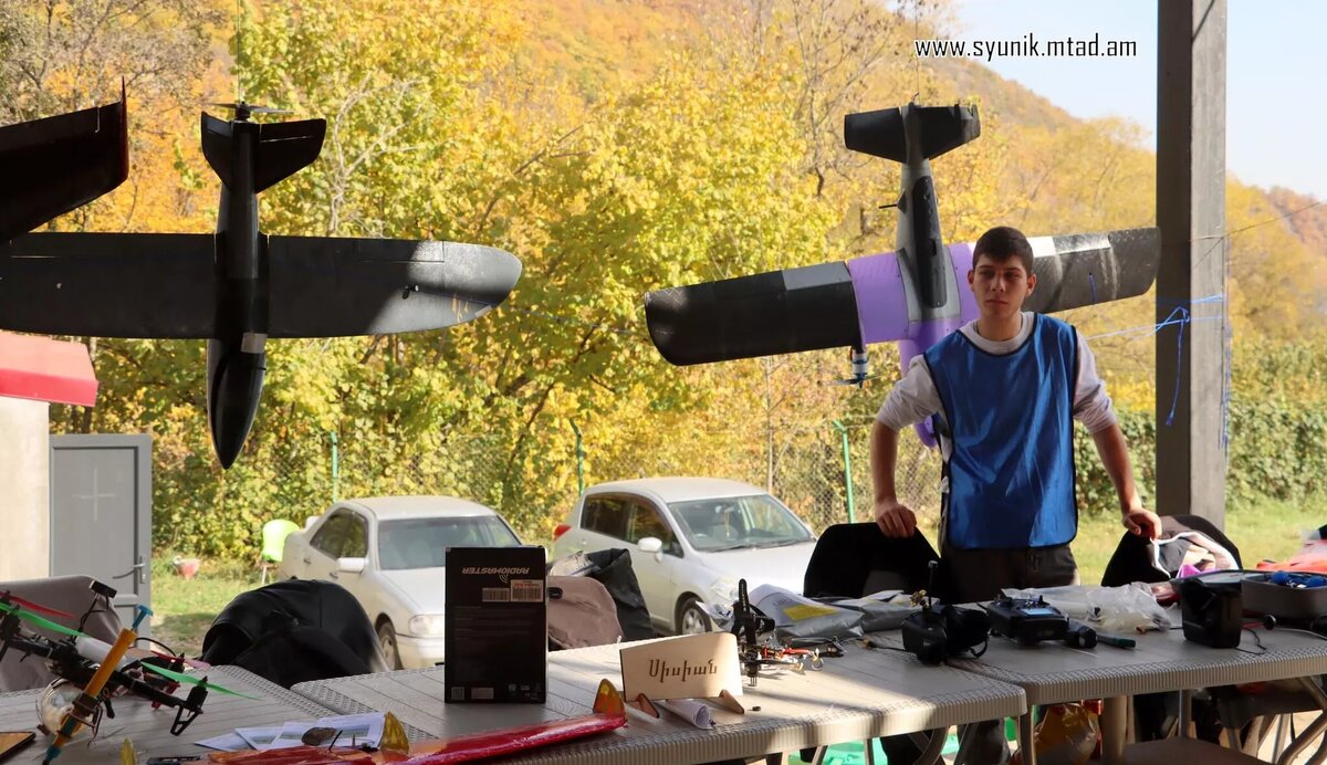 Участник спортивно-информационного фестиваля "Крылья Сюника" (3 ноября 2024). Капан © Staff of Syunik Marzpet of the RA