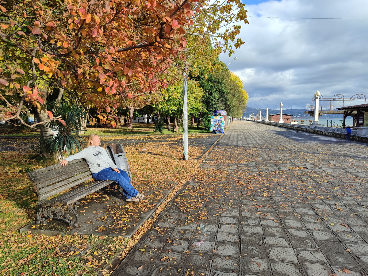 Сухум, набережная Махаджиров, ноябрь 2024