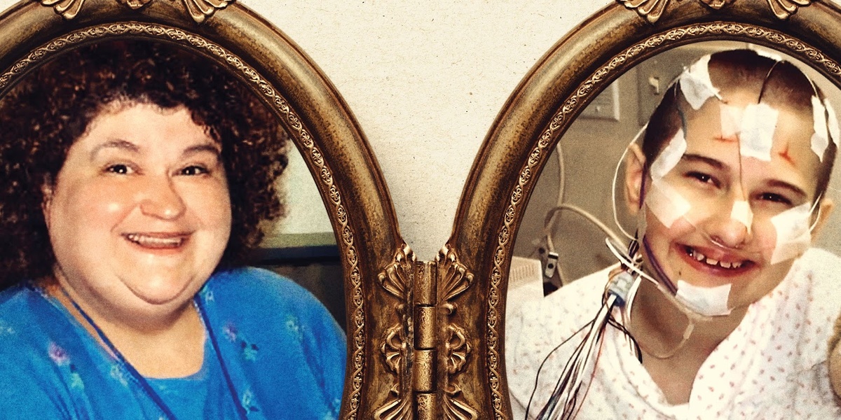 Кадр из фильма «Мертвая мамуля» / Mommy dead and dearest, 2017, HBO