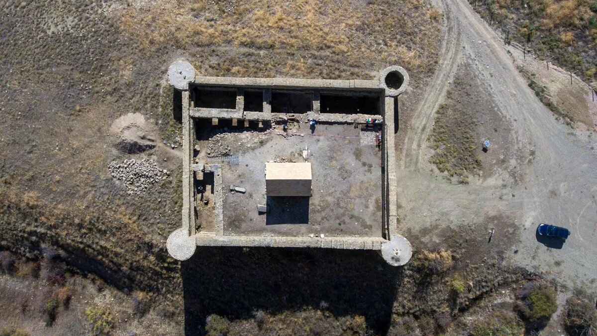 Крепость Тапи с дрона  @ Sputnik Армения / Aram Nersesyan