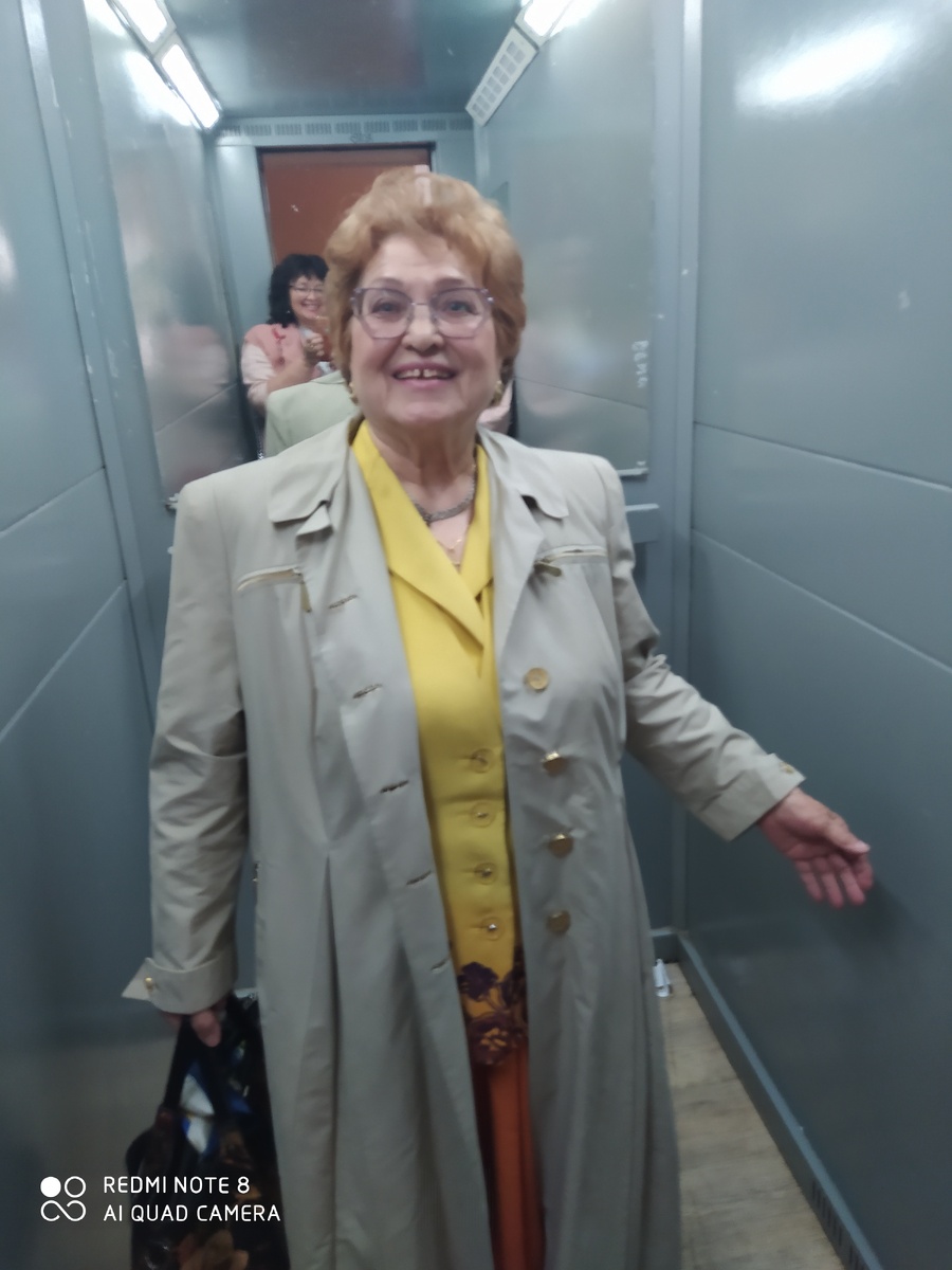 Мамочка. Ну, кто ей даст 85 лет?!