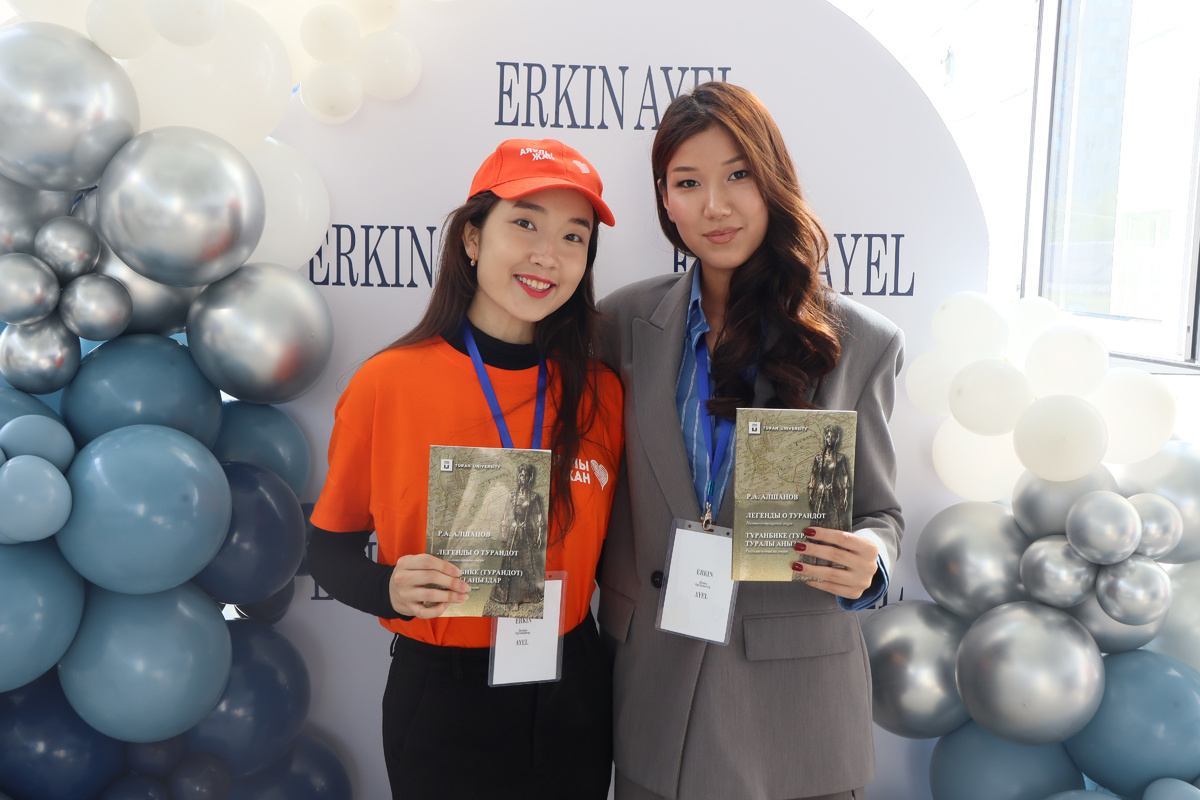 Фотография из личного архива: Найманбаева Д. З., Кадыр Ж. К.