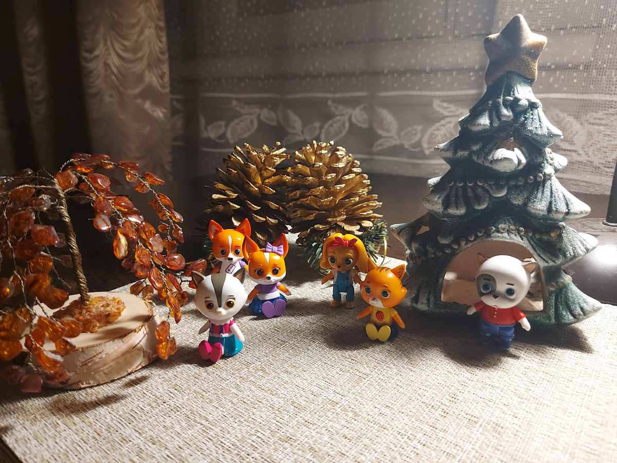 Одна из команд карманных жителей. Кошечки-собачки