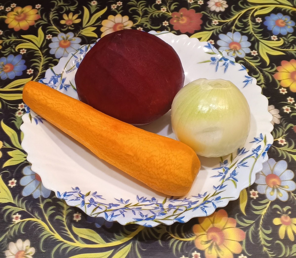 Свёкла, морковь и лук