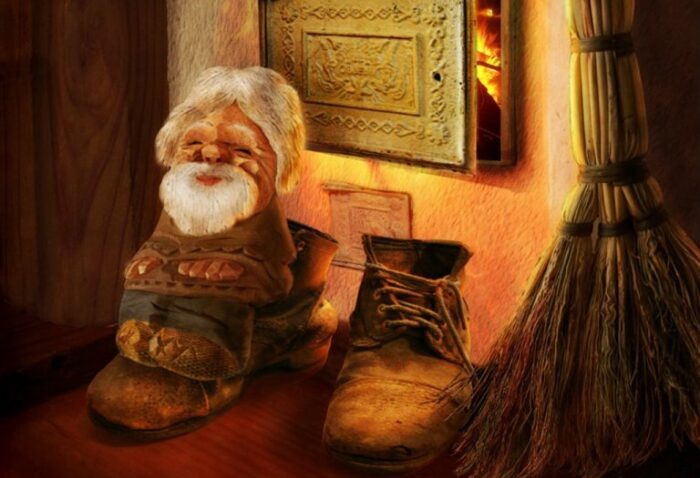  В старину верили, что в укромных углах избы живет домовой./ Фото: https://gadalku.ru/