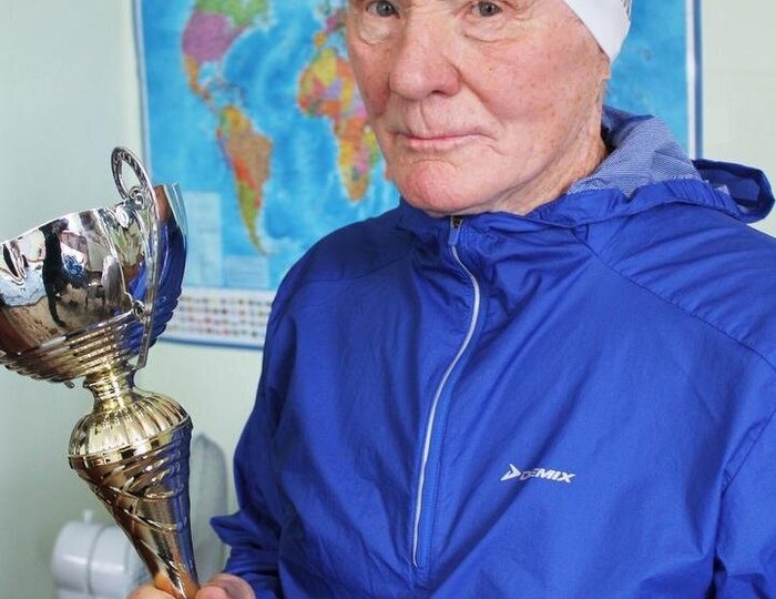 А вот ещё один пенсионер…