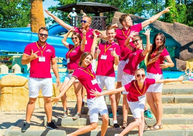 Работа у аниматоров выглядит веселой, но... не всегда такой бывает (из сети)