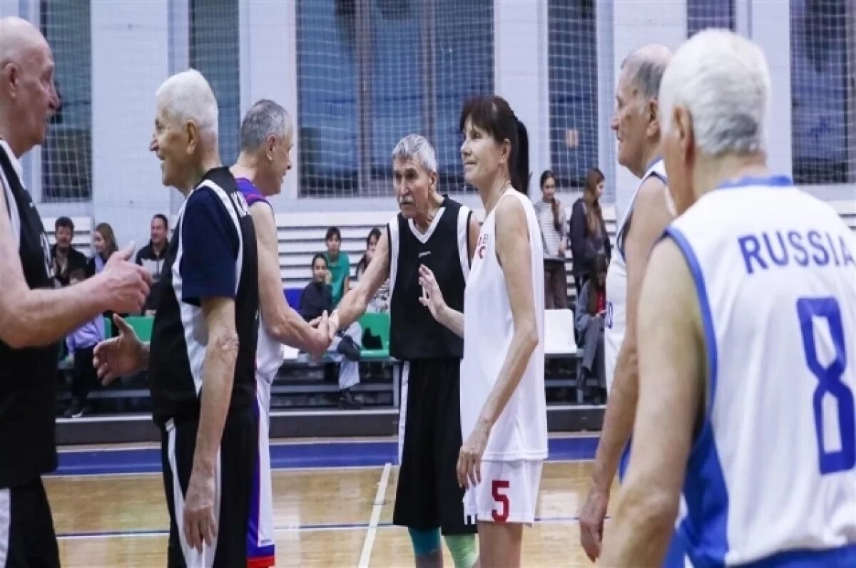    Дружеский матч ветеранов баскетбола России состоялся в Казани