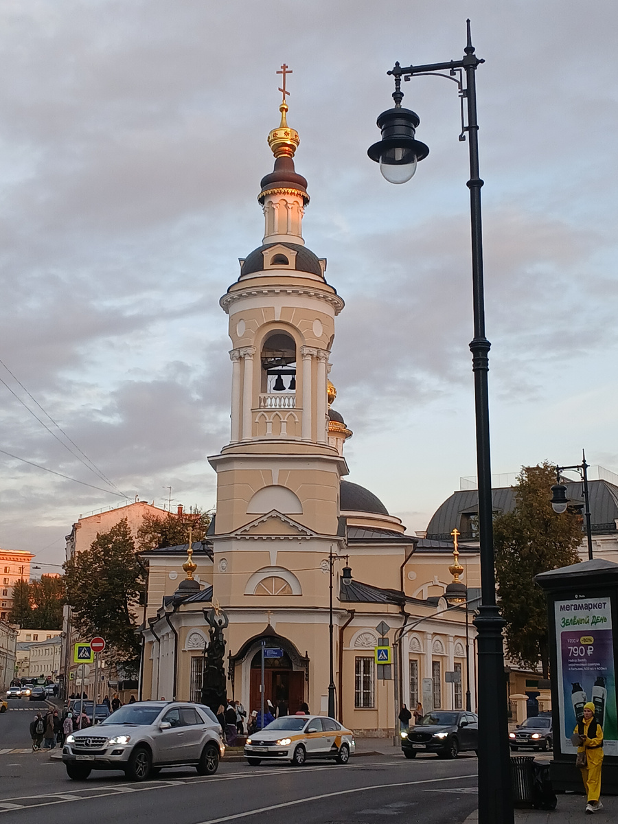 ХРАМ РОЖДЕСТВА ПРЕСВЯТОЙ БОГОРОДИЦЫ В КУЛИШКАХ. фото Ольги Бородиной