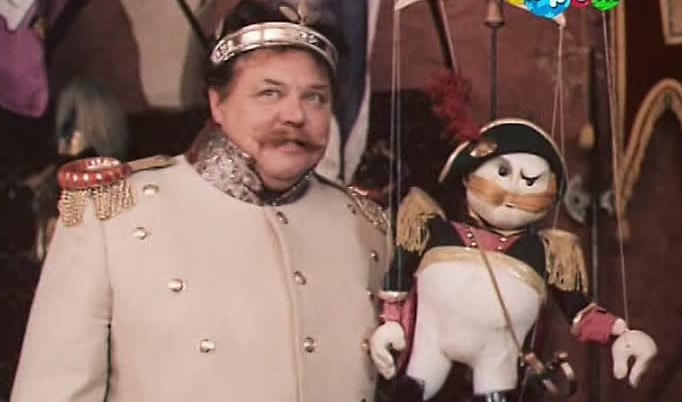 Король Теодор, бывший полковник и лошадник. Кадр из фильма 