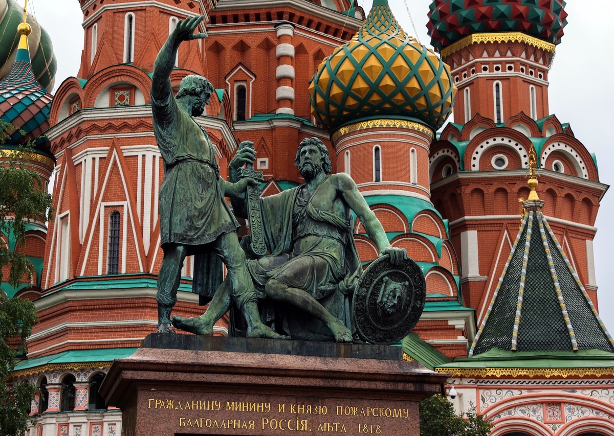     Памятник Минину и Пожарскому / РИА Новости / Владимир Песня
