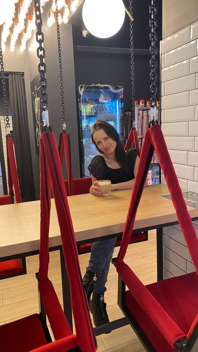 Тома, автор