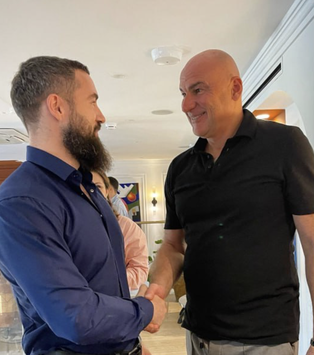 Личное общение дает совершенно другой уровень коммуникации