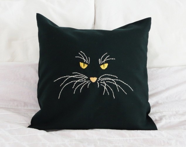    С вышитой мордочкой   
Источник: «Ohoh deco»