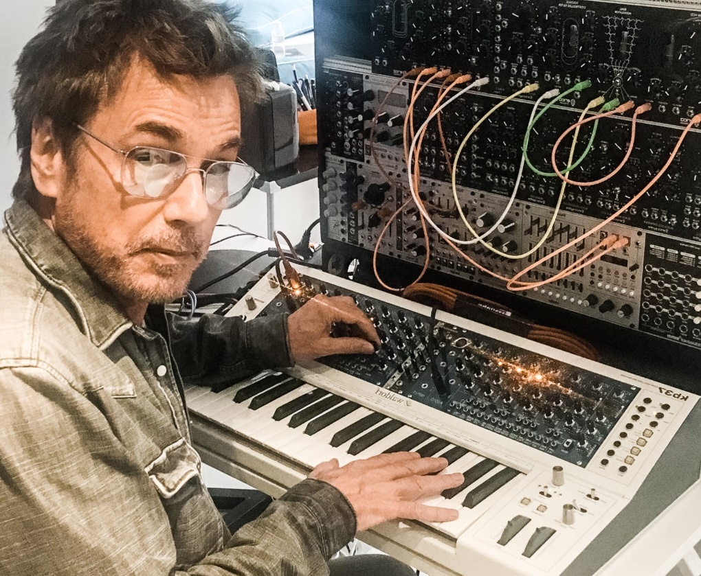 Жан Мишель Жарр любил аналоговые синтезаторы