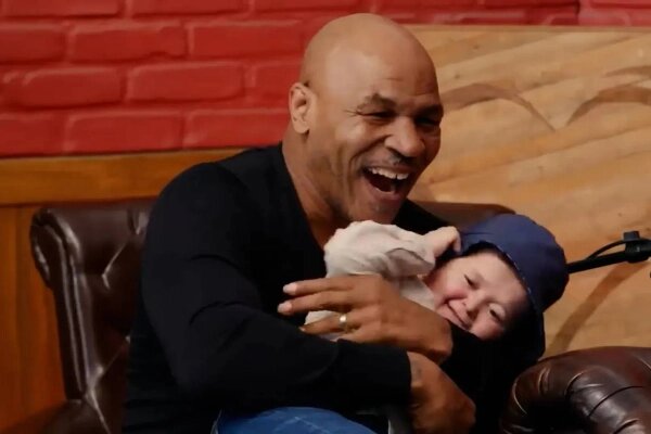 Майк Тайсон и Хасбик. Обложка © YouTube / Hotboxin' with Mike Tyson