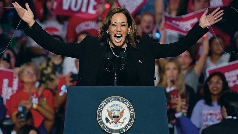    AP PHOTO/MORRY GASH: Избиратели привыкли к вице-президенту Камале Харрис в качестве кандидата в президенты, пропал эффект новизны