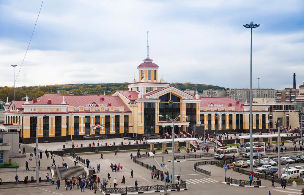 Новокузнецк. Вокзал. Фото с сайта https://transfer-luxe.com/novokuznetsk. Взято с Яндекс.Картинки