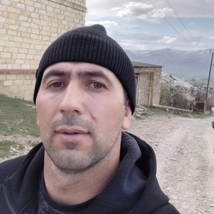    Глава семьи Магомед, как и положено, - основной добытчик. Фото: Из личного архива/ Альбина Мамашова