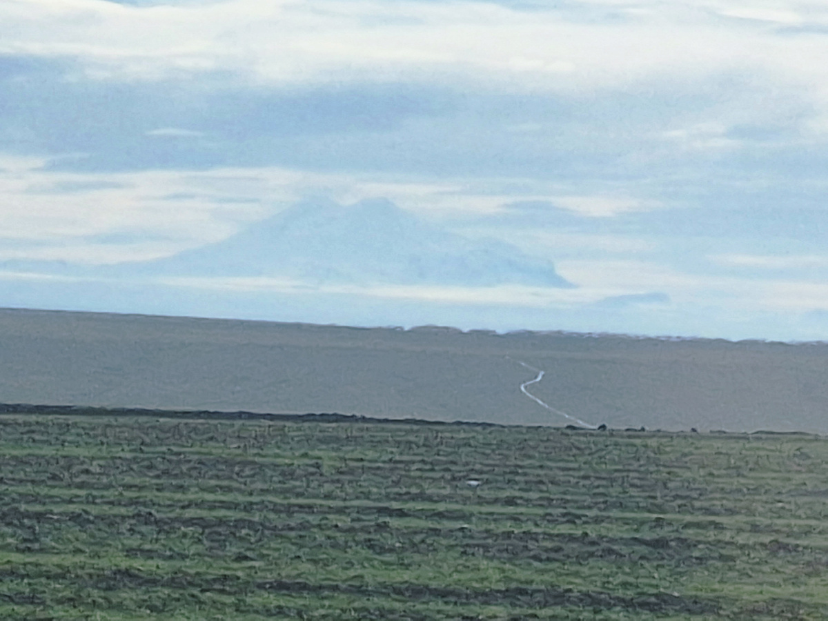 Вид на Эльбрус с дороги