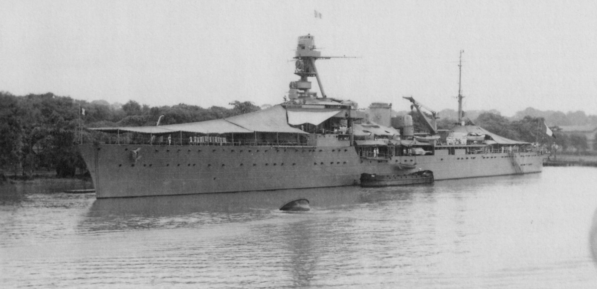 Легкий крейсер «Ламотт-Пике» на Меконге, 1940 год