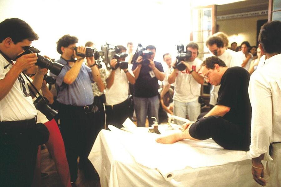 ▪️Эдуардо Кац "Капсула времени", 1997.