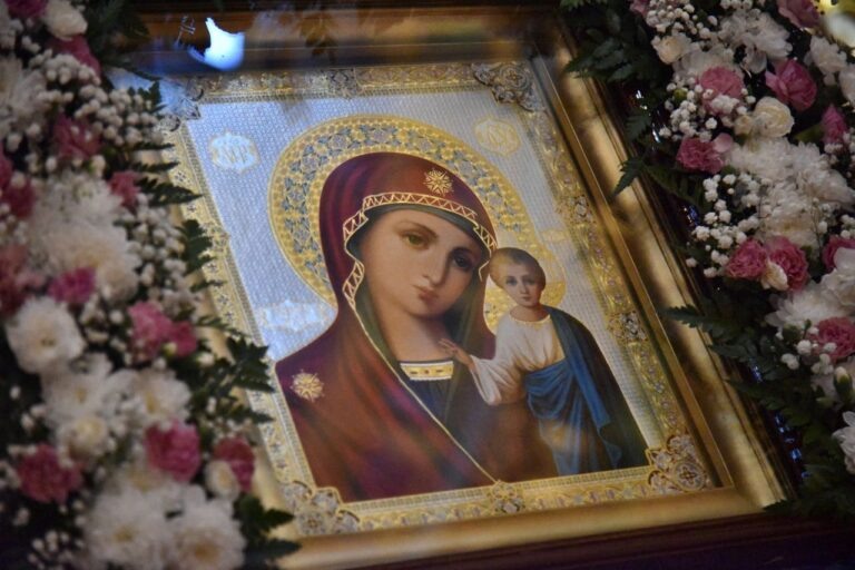    Православные Оренбуржья отмечают День Казанской иконы Божией Матери Мария Чалкина