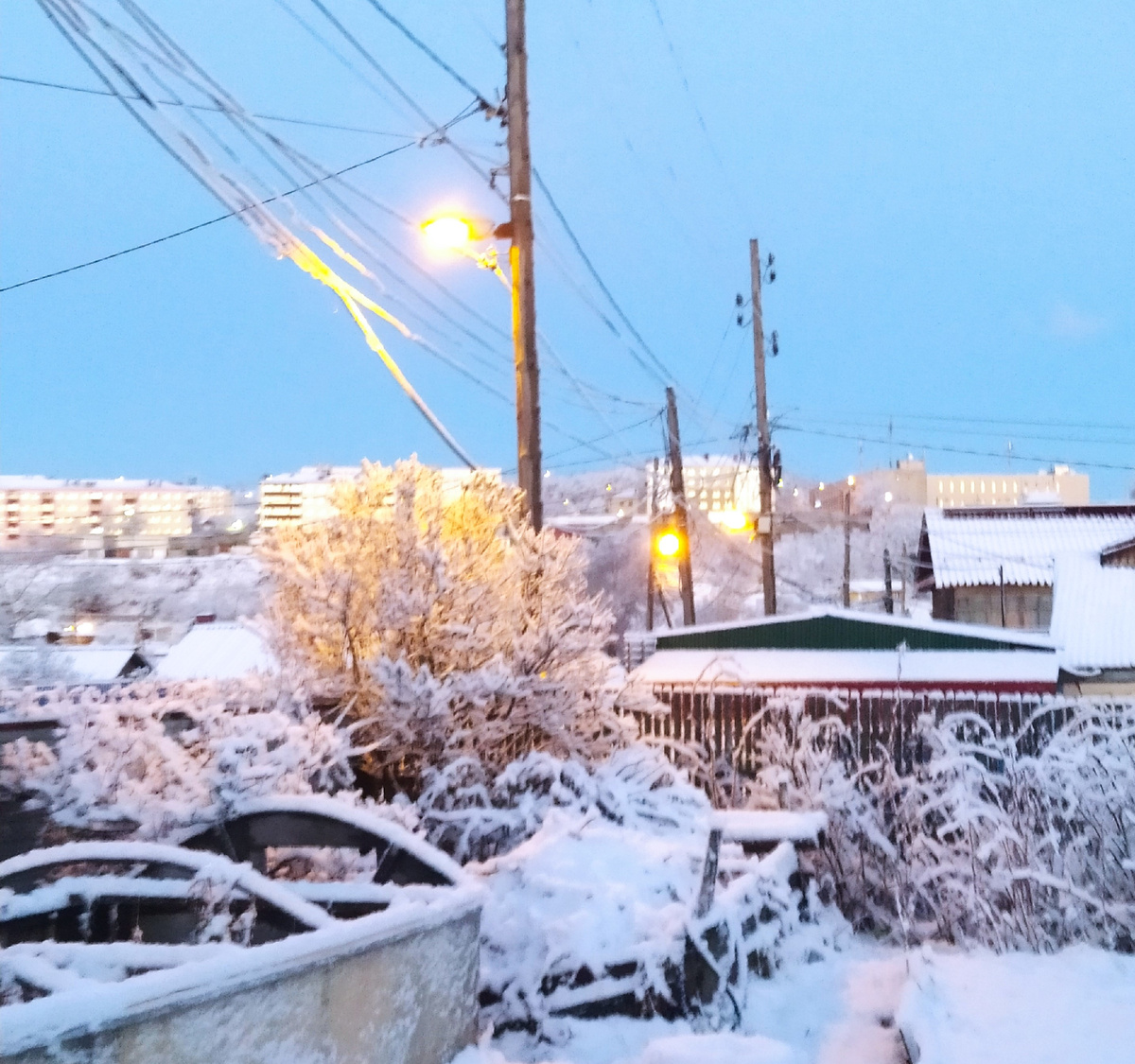 Снег в нашем дворе