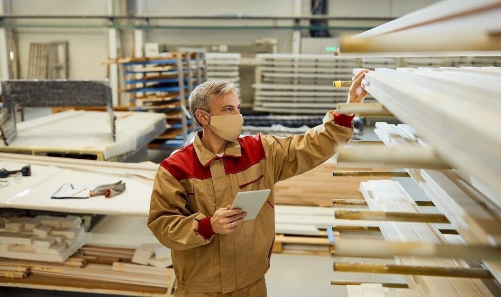 Долговечность мебели зависит от качества материалов. Надежные производители используют натуральные, сертифицированные материалы и соблюдают экологические стандарты, что гарантирует длительный срок службы и безопасность для окружающей среды.