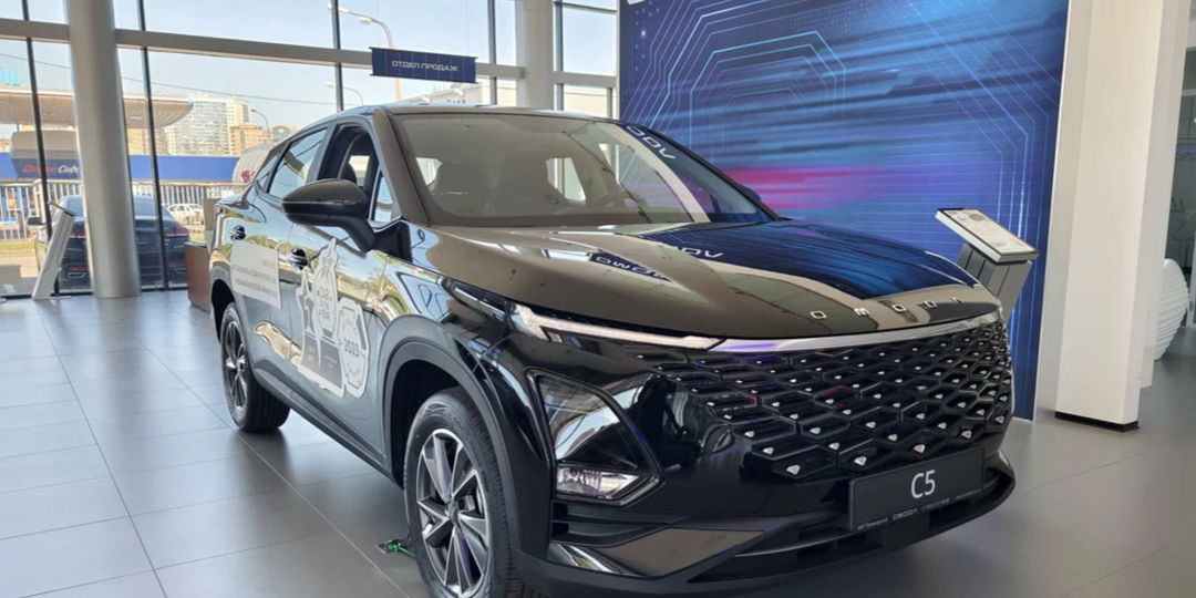 Заехал к дилеру Omoda. Сколько стоит Omoda C5? Какие скидки есть? Навязывают ли допы при покупке?
