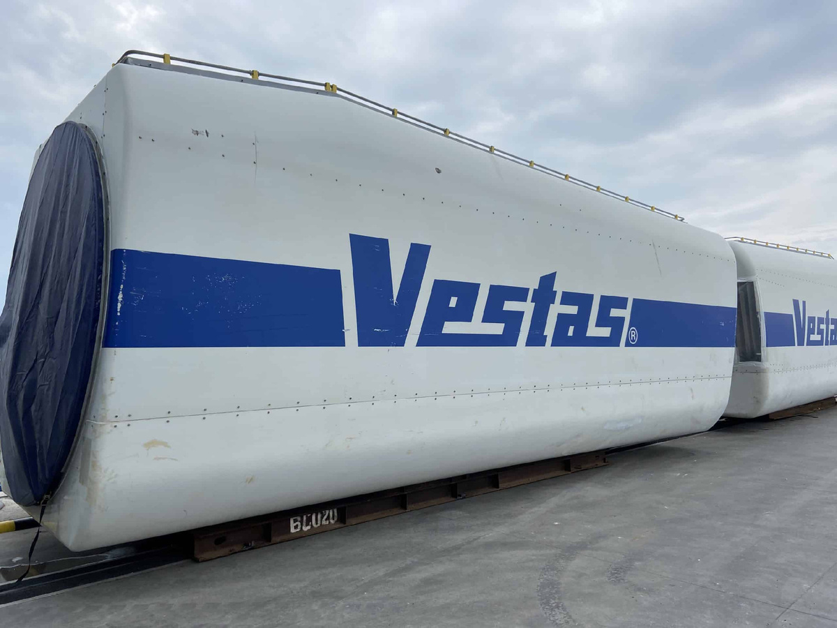 Vestas V80 в разобранном виде на земле