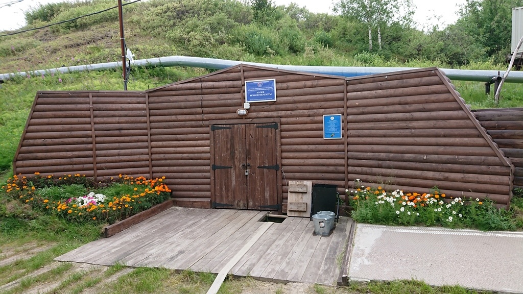 scale_1200
