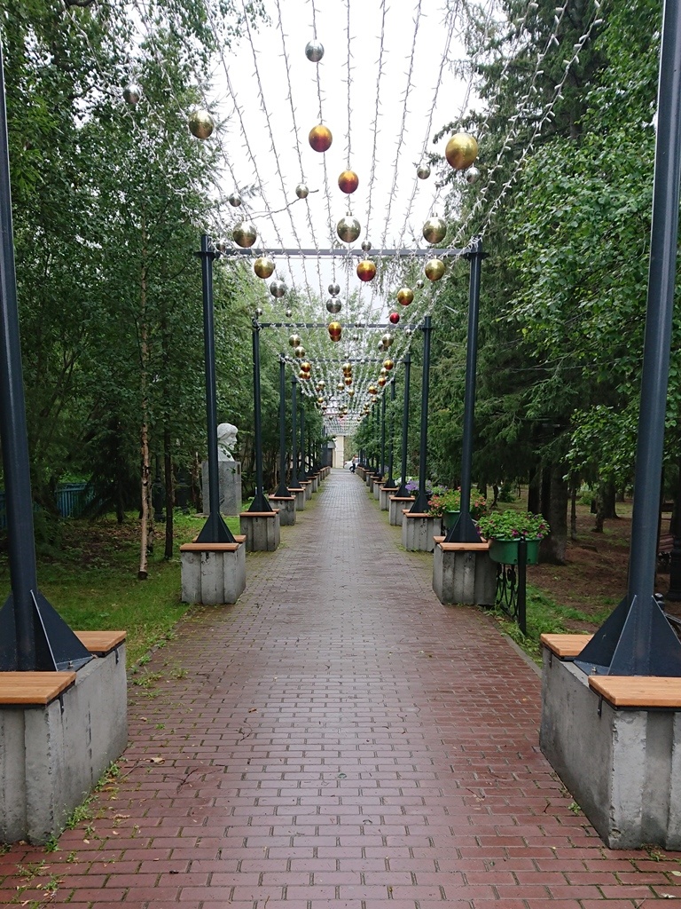 scale_1200